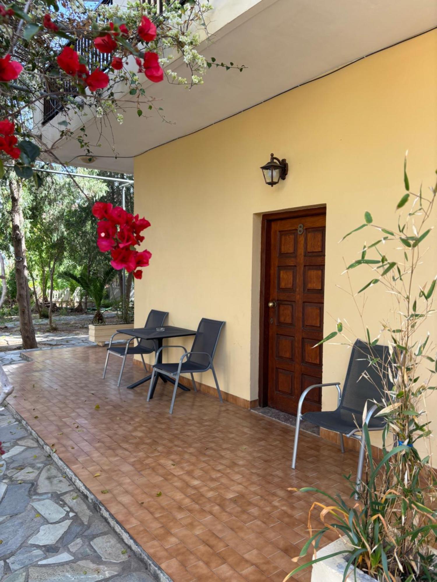 Stelios Rooms Палеохора Екстер'єр фото