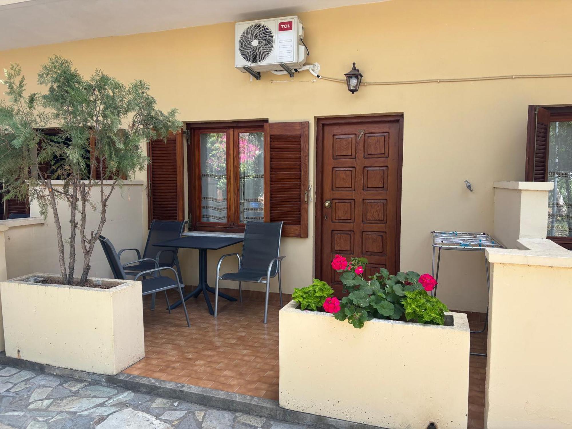 Stelios Rooms Палеохора Екстер'єр фото