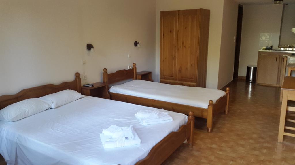 Stelios Rooms Палеохора Екстер'єр фото