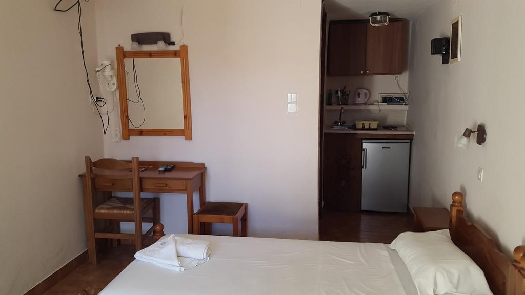 Stelios Rooms Палеохора Екстер'єр фото