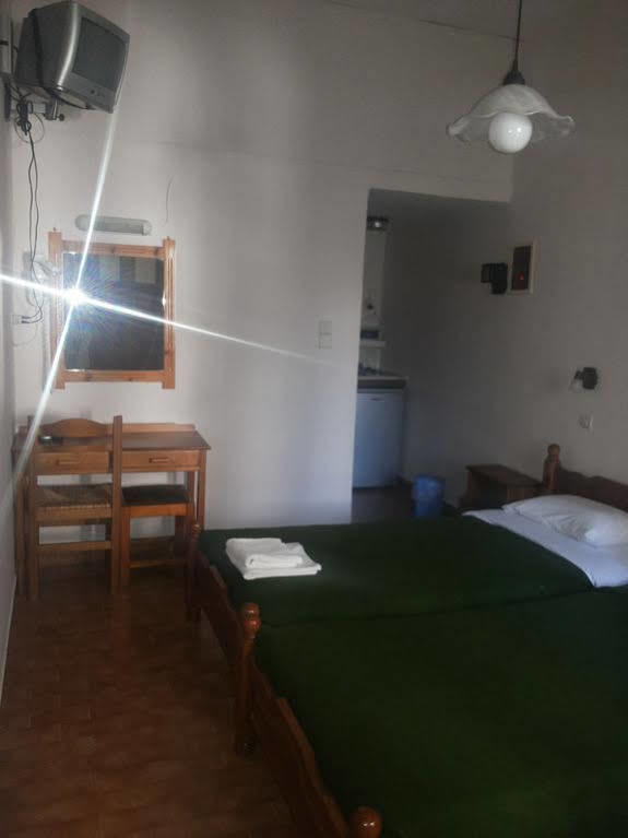 Stelios Rooms Палеохора Екстер'єр фото